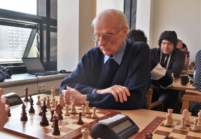 🏆 POZVÁNKA NA ŠACHOVÝ ZÁPAS – 11. KOLO LIGY B 🏆